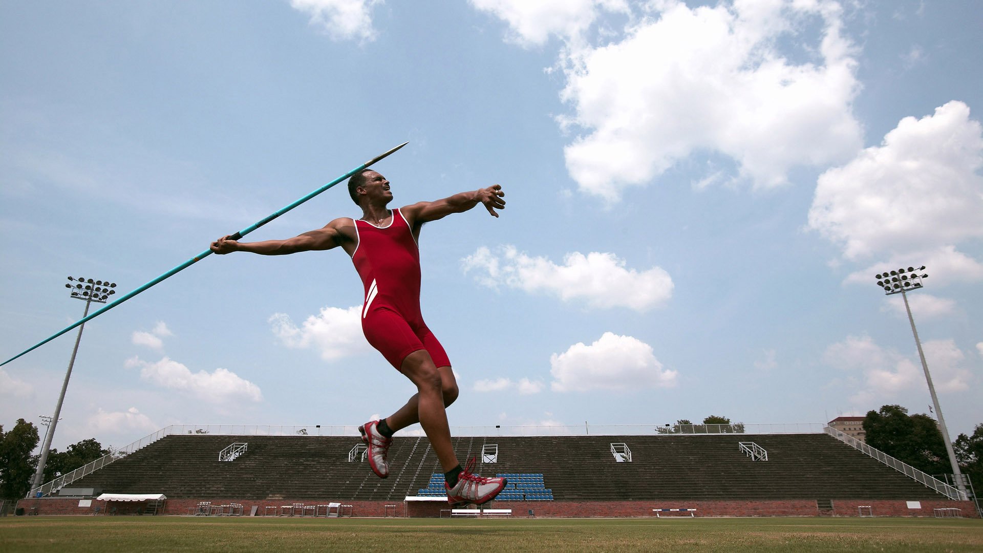 “青少年足球全民参与,推动全民健身热潮”,青少年足球推广方案